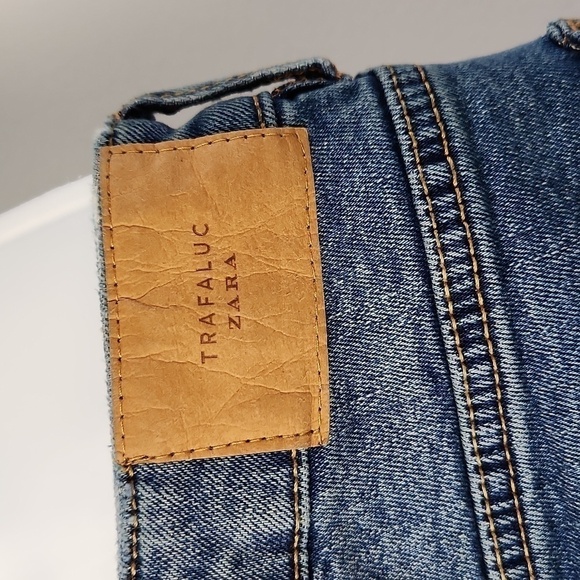 Distressed Denim Short by Zara size 4 - Picture 3 of 4